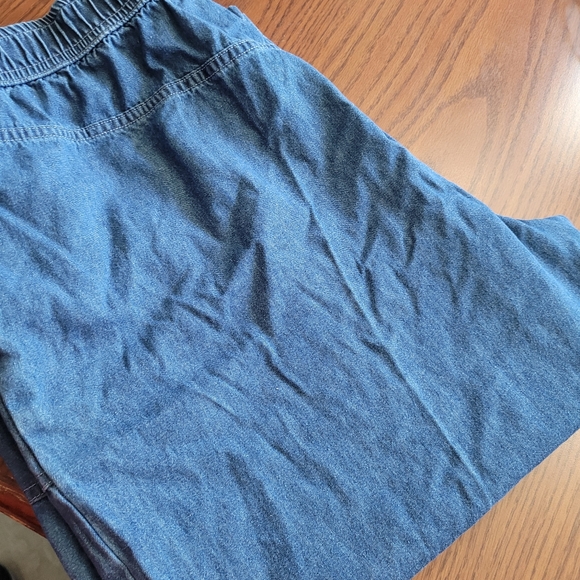 Croft & Barrow Denim Capri  Lg - Picture 1 of 6